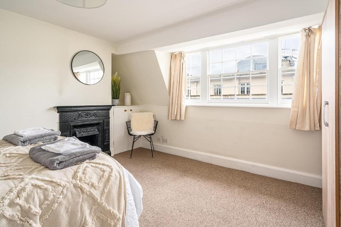 Beautiful Character 3 Bed City Centre Apartment Bath Exteriör bild